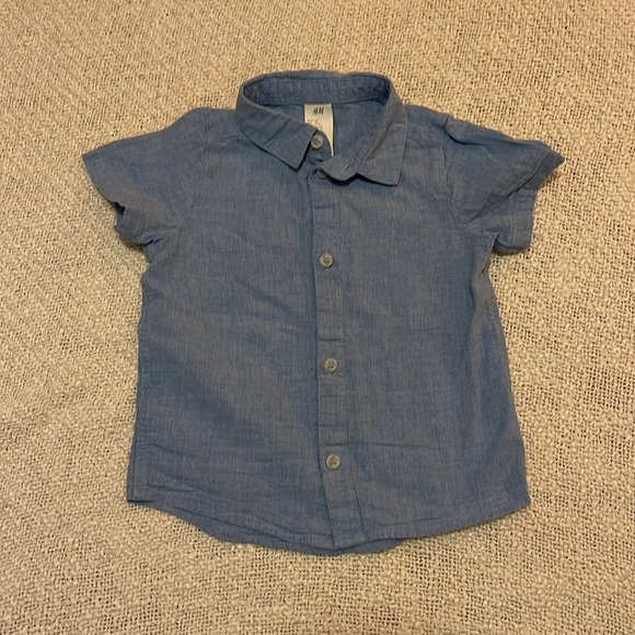 Boys H&M Blue Cotton Chambray Button Down Shirt size 12 months - Picture 1 of 9